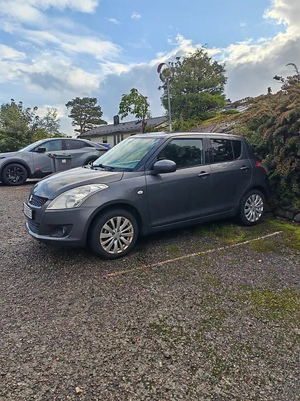 Suzuki Swift 2011 photo 2