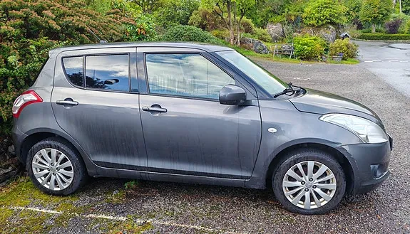 Suzuki Swift 2011 photo 3