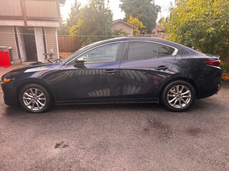 Mazda 3 Sedan 2024 photo 3