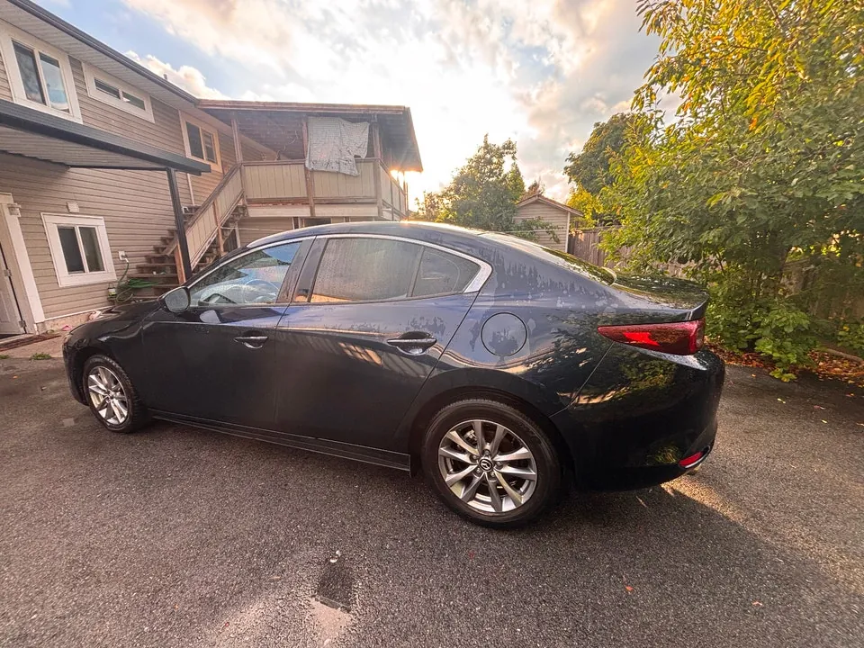 Mazda 3 Sedan 2024 photo 5
