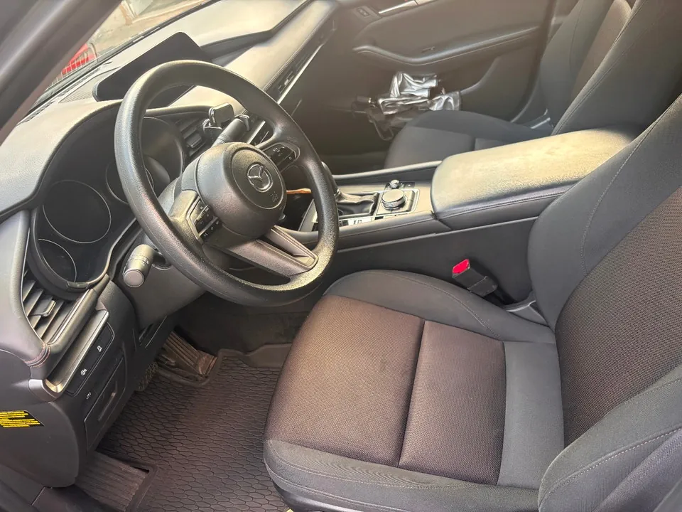 Mazda 3 Sedan 2024 photo 2
