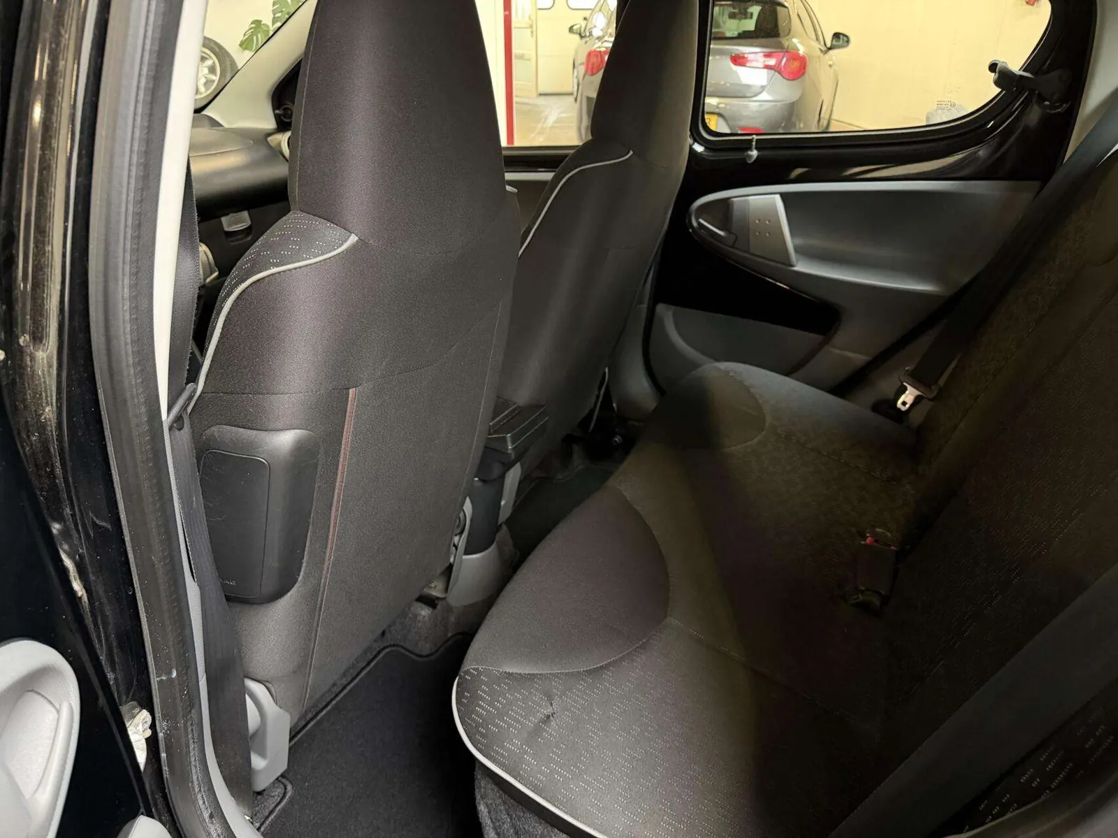Peugeot 107 2010 photo 4