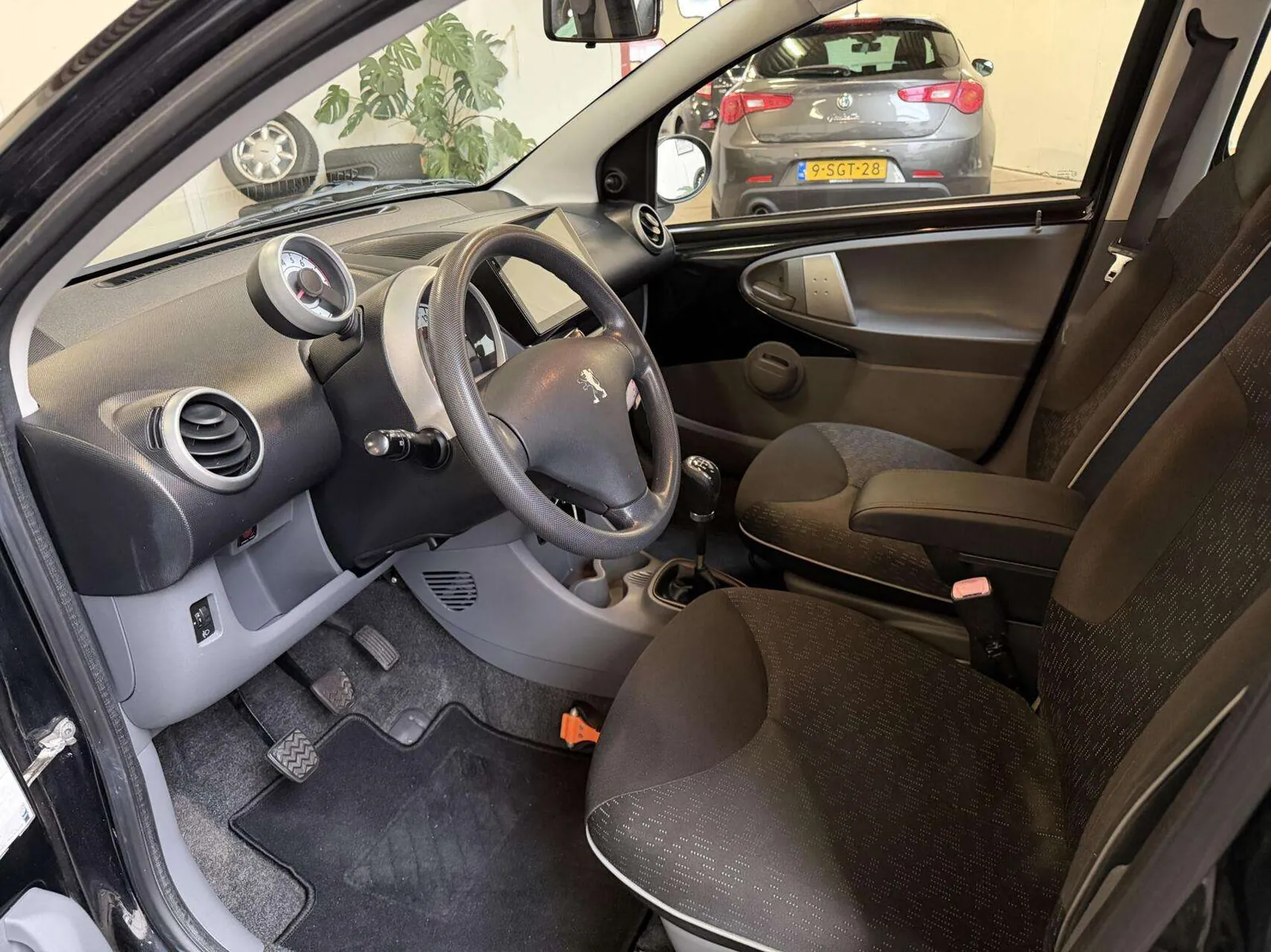 Peugeot 107 2010 photo 3
