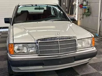 Mercedes-Benz 190 E 1988 photo 2
