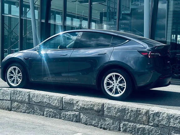 Tesla Model Y 2022 photo 3
