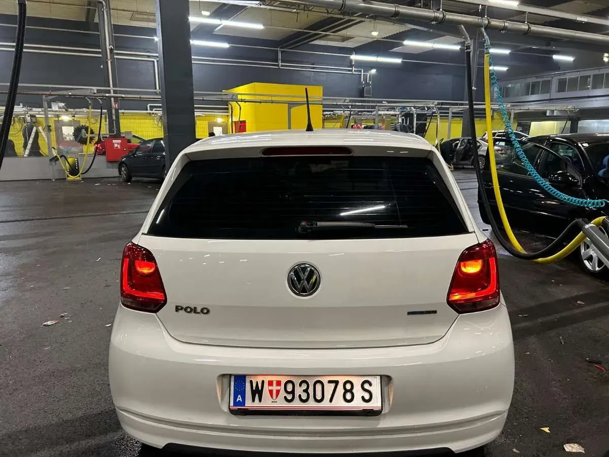 Volkswagen Polo 2012 photo 3