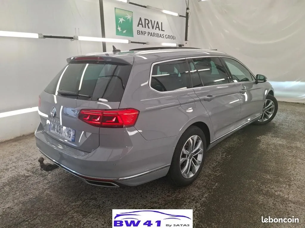Volkswagen Passat 2023 photo 3
