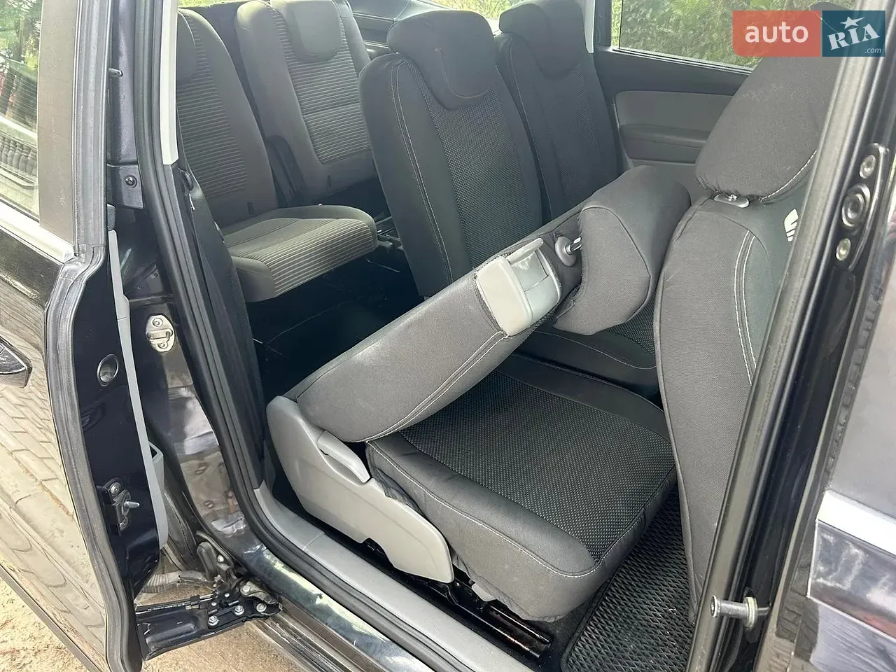 Seat Alhambra 2010 photo 4