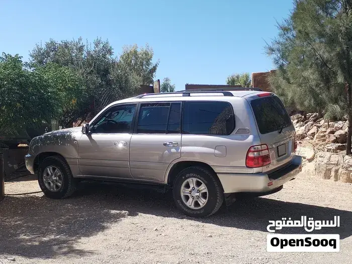 Toyota Land Cruiser 2004 photo 2