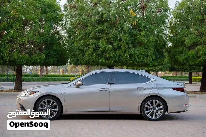 Lexus Es350 2020 photo 3