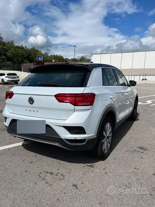 Volkswagen T-Roc 2019 photo 2