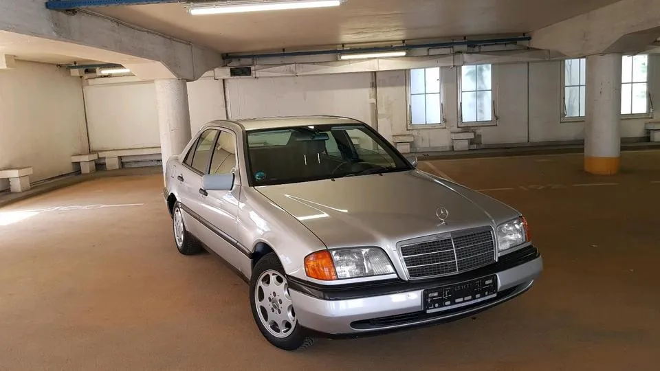 Mercedes-Benz C180