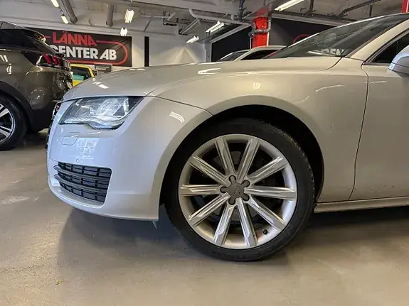Audi A7 2011 photo 2