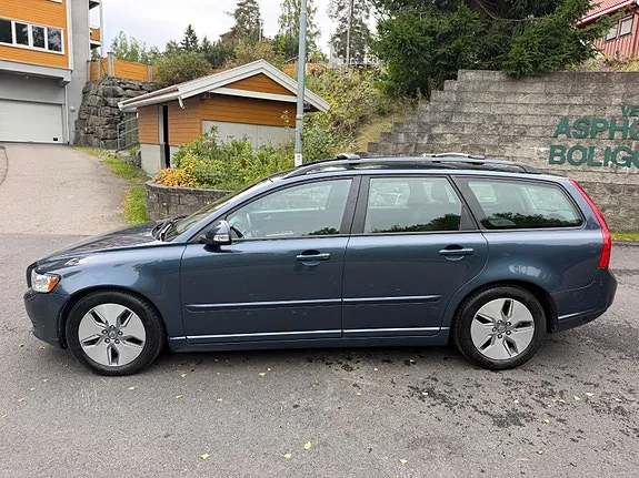 Volvo V50 2010 photo 2