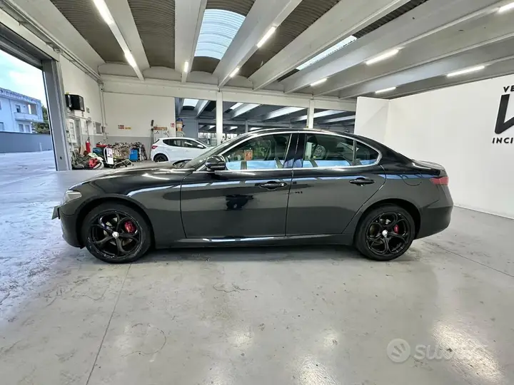 Alfa Romeo Giulia 2019 photo 4