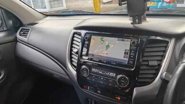 Mitsubishi L200 2016 photo 3