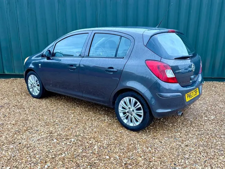 Vauxhall Corsa 2013 photo 3