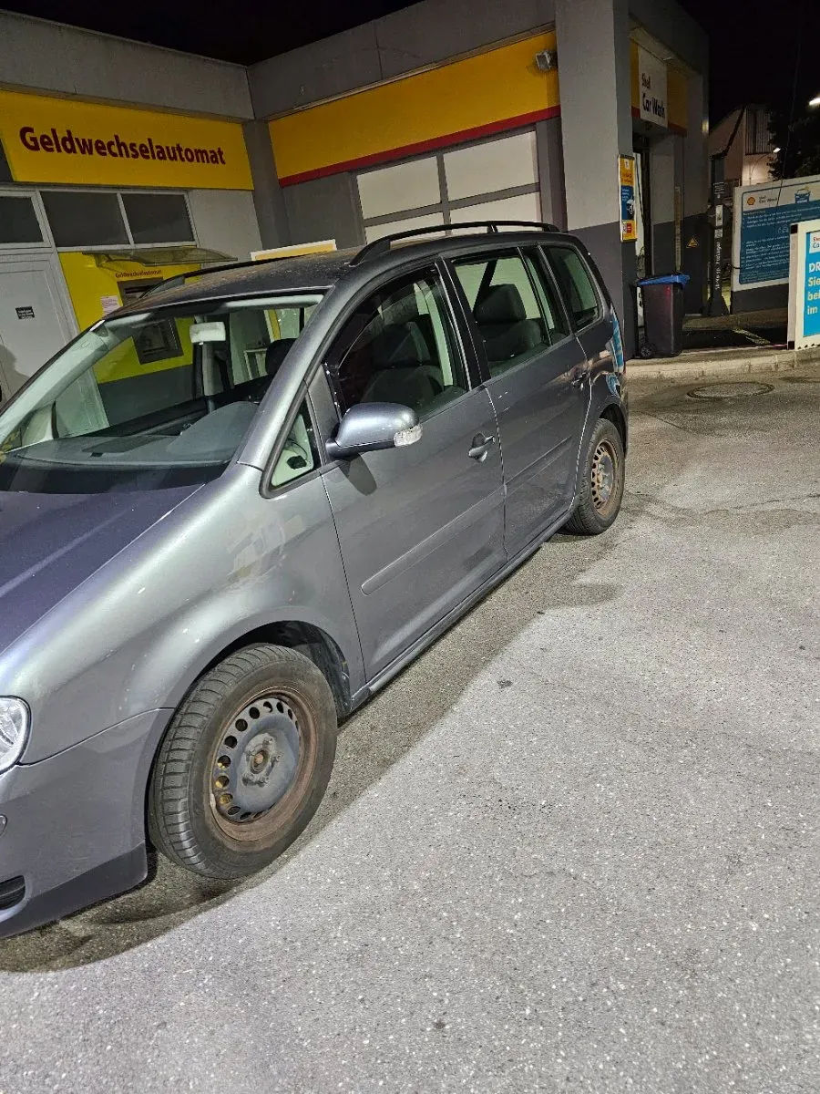 Volkswagen Touran 2006 photo 3
