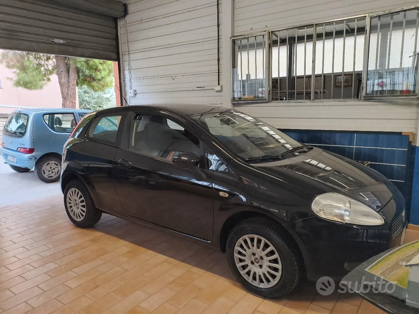 Fiat Grande Punto 2009 photo 2