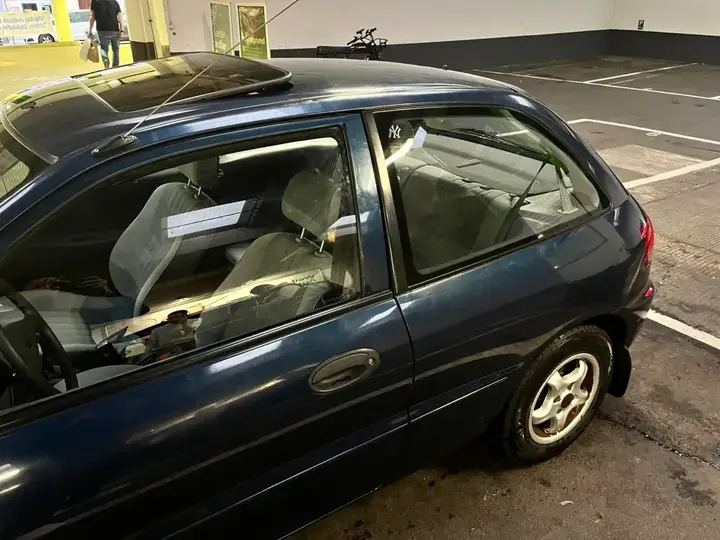 Mitsubishi Colt 1994 photo 2