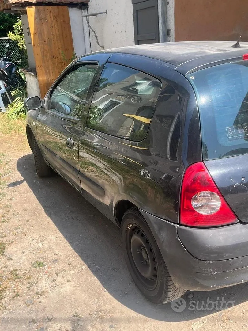 Renault Clio 2004 photo 5