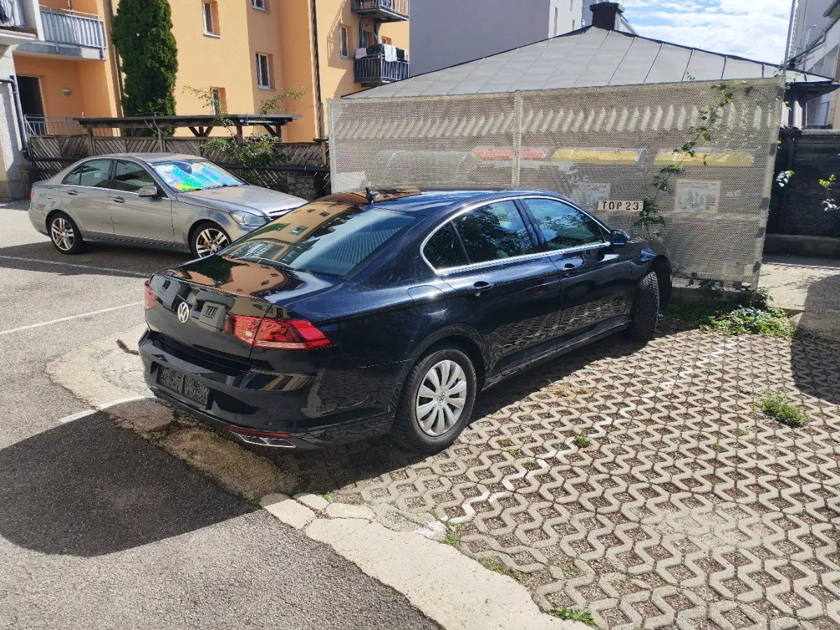 Volkswagen Passat 2021 photo 2