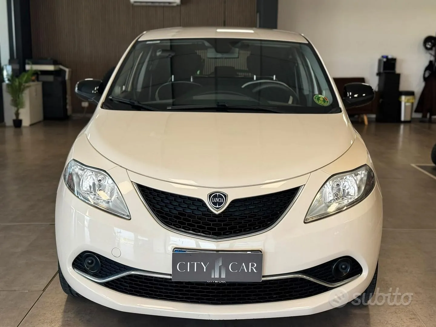 Lancia Ypsilon 2016 photo 2