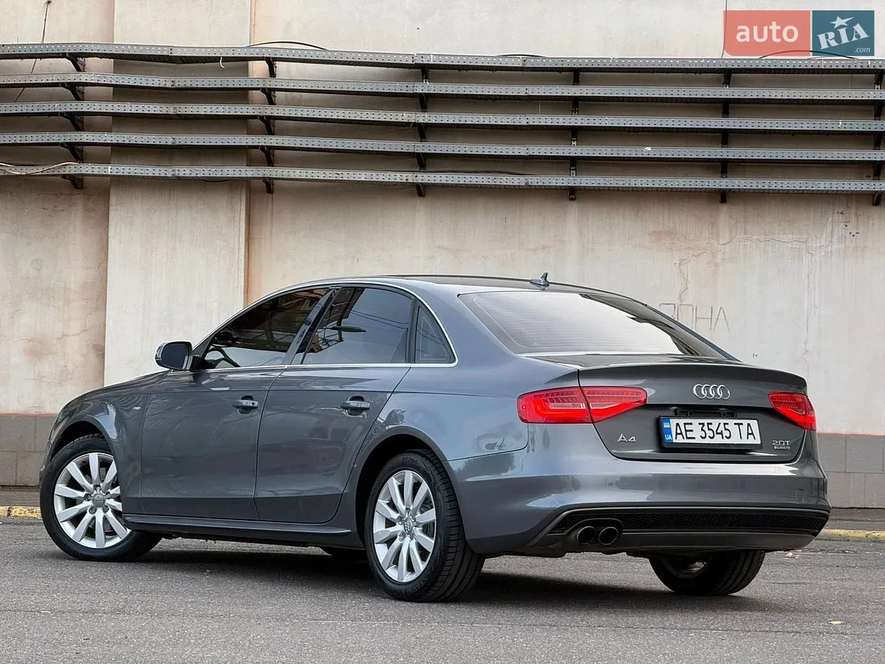 Audi A4 2014 photo 5