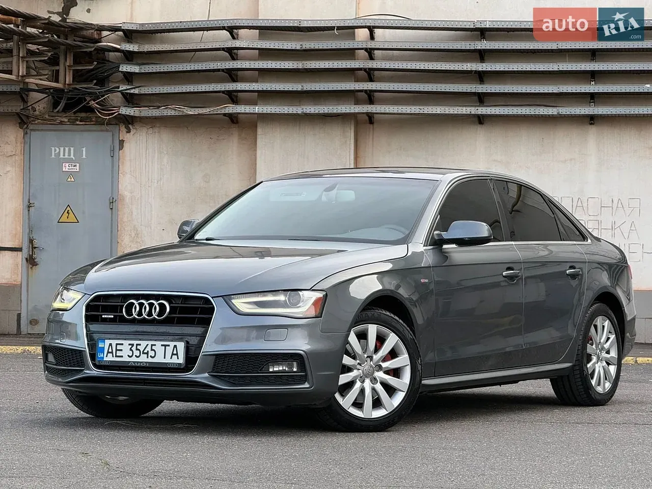 Audi A4 2014 photo 3