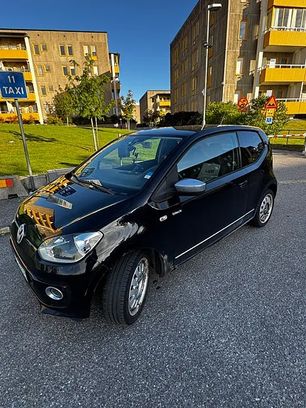 Volkswagen Up 2012 photo 2