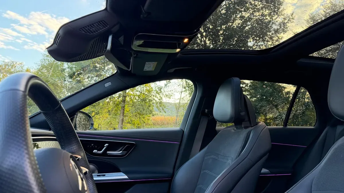 Mercedes-Benz E-Class 2024 photo 2