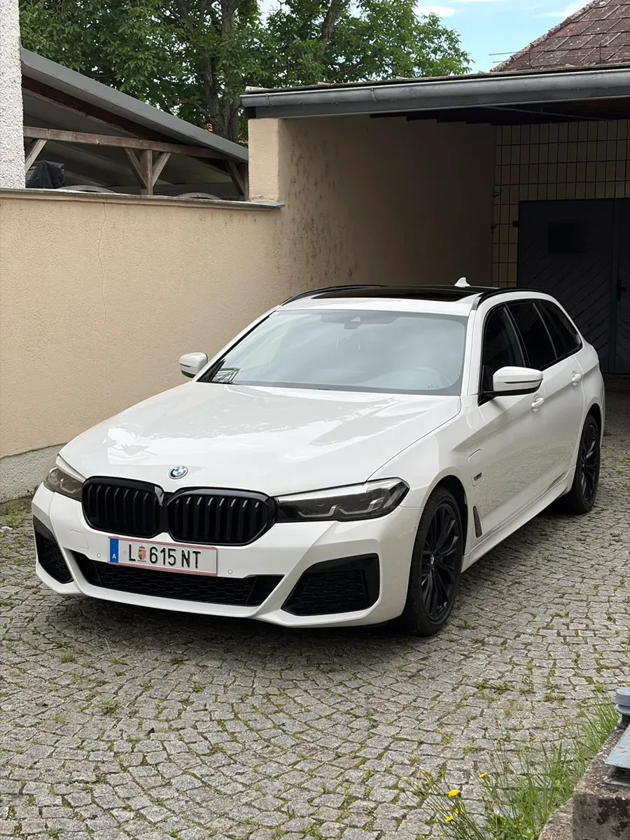 BMW 5 Series 2021 photo 2