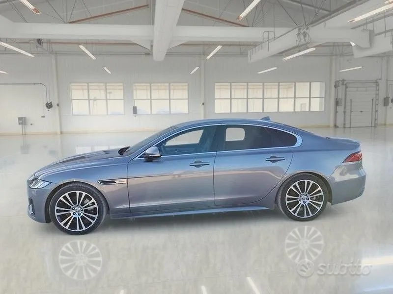 Jaguar Xf 2024 photo 5