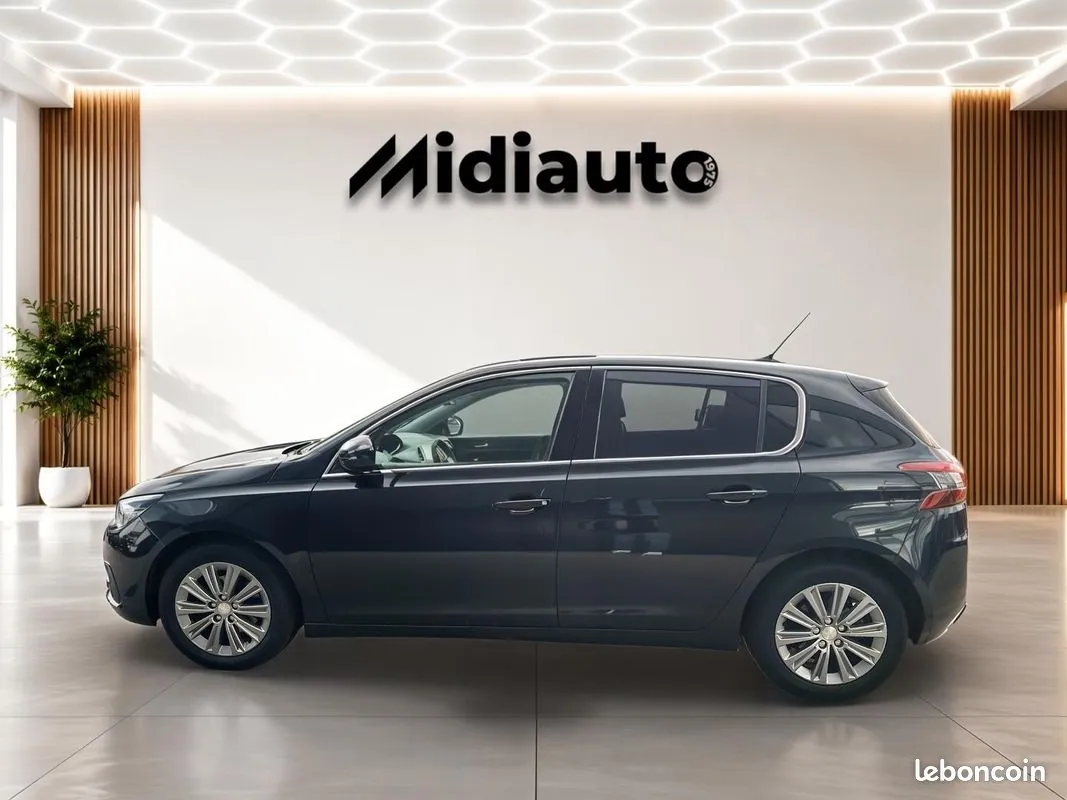 Peugeot 308 2021 photo 2