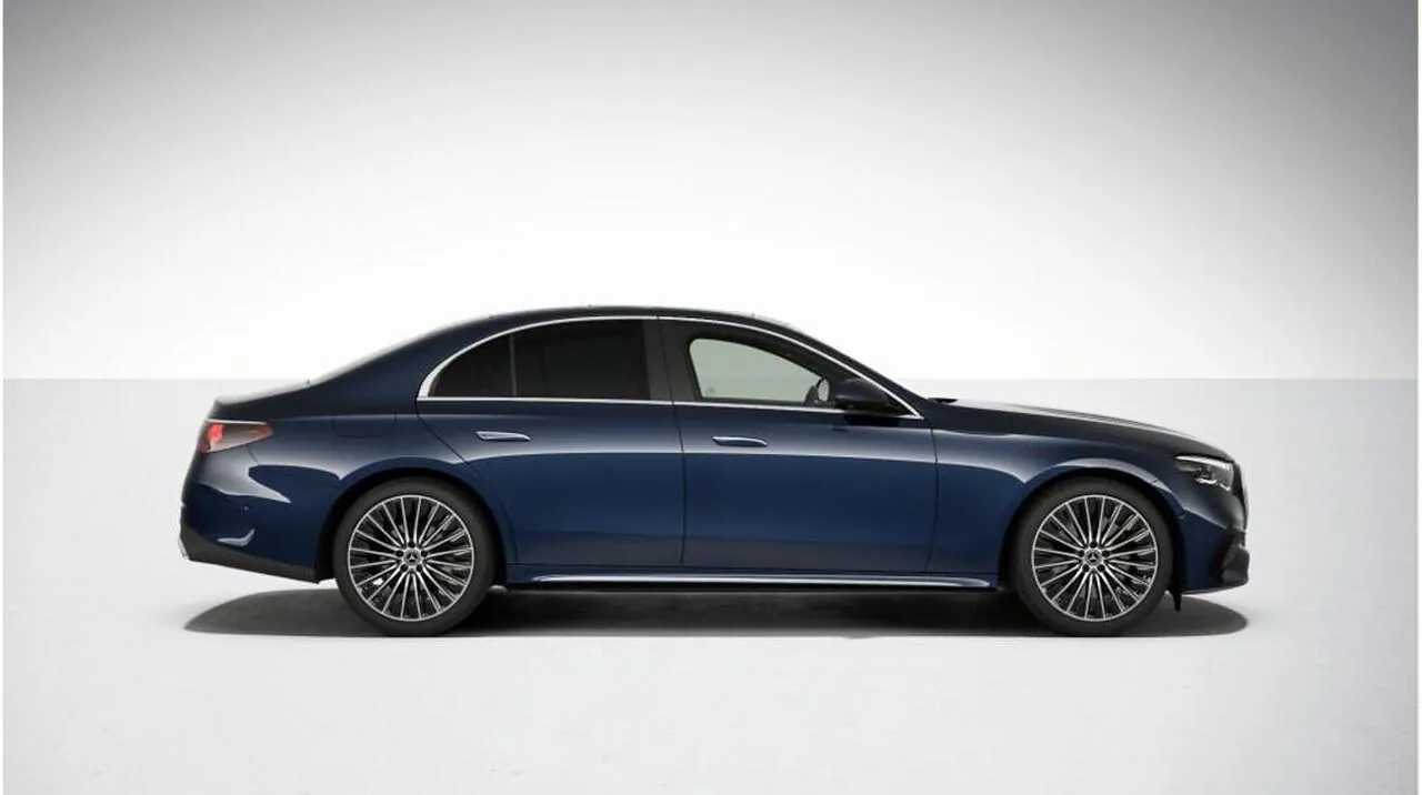 Mercedes-Benz E-Class photo 3