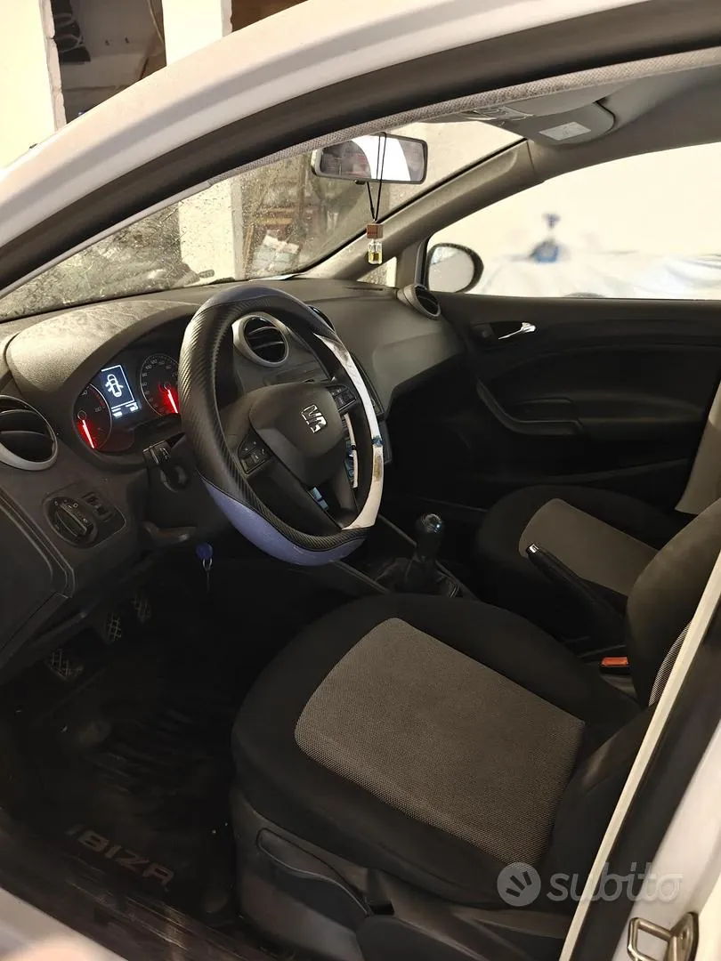 Seat Ibiza 2017 photo 5