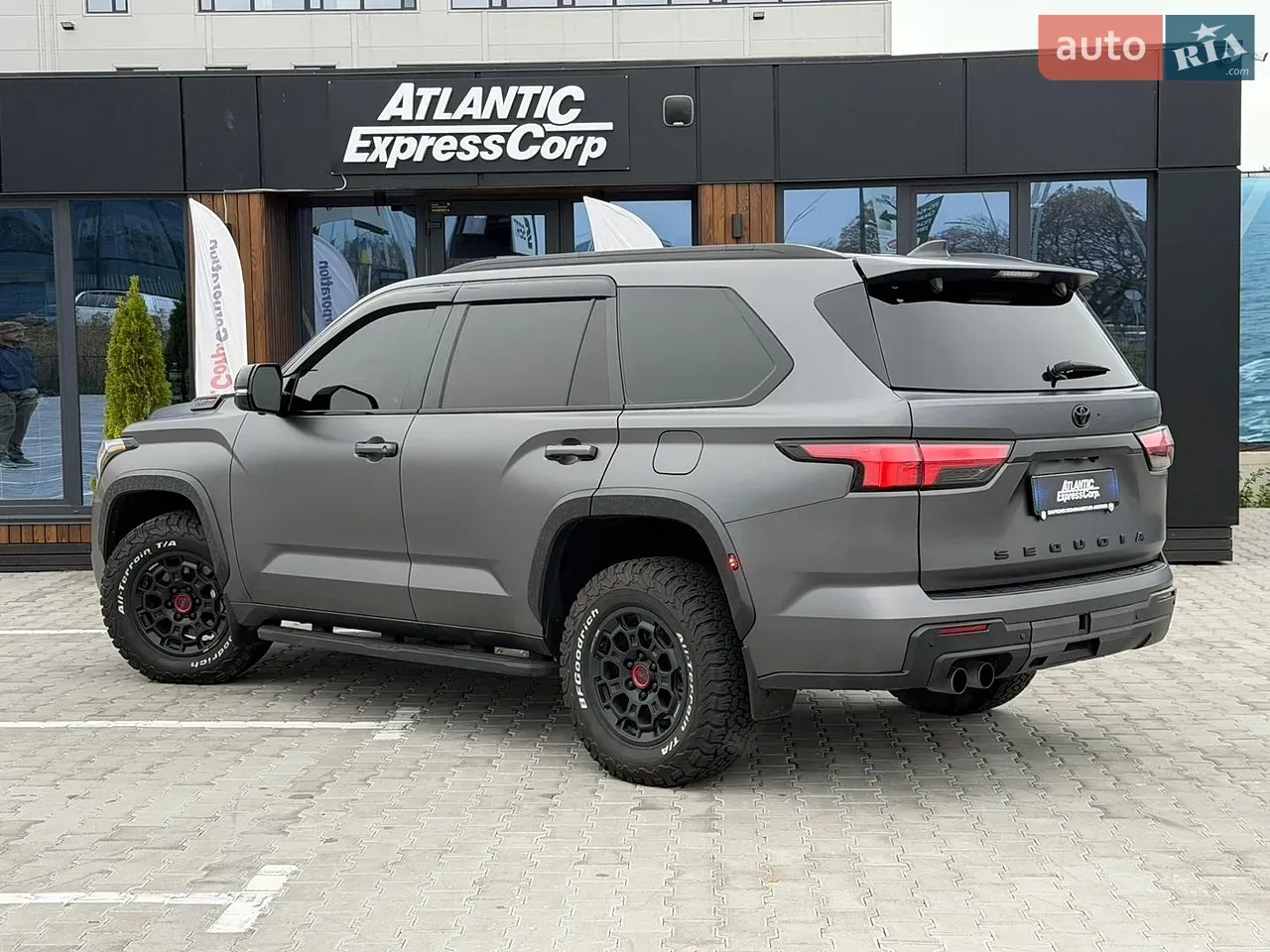 Toyota Sequoia 2023 photo 4