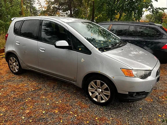 Mitsubishi Colt 2011 photo 3