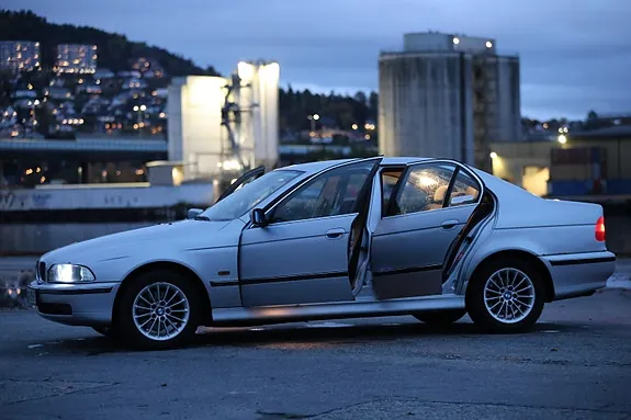 BMW 520I 1998 photo 2