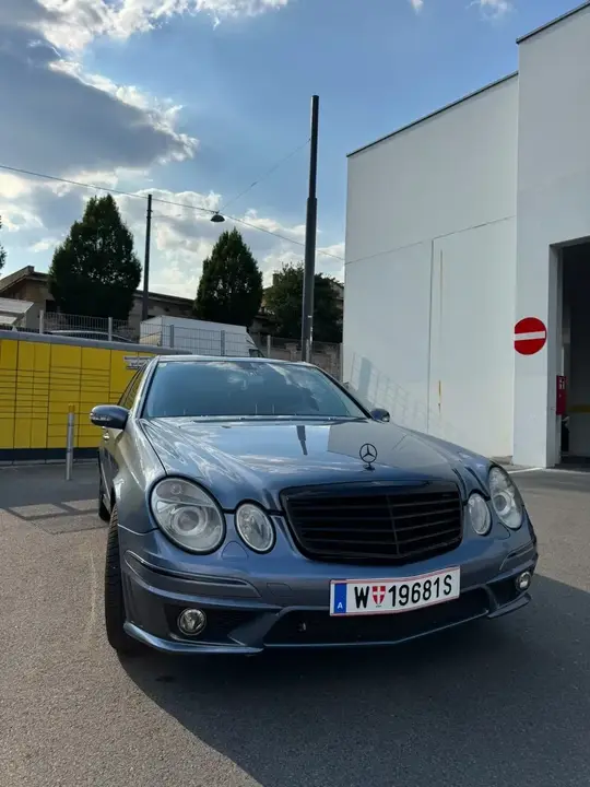 Mercedes-Benz E-Class 2005 photo 3