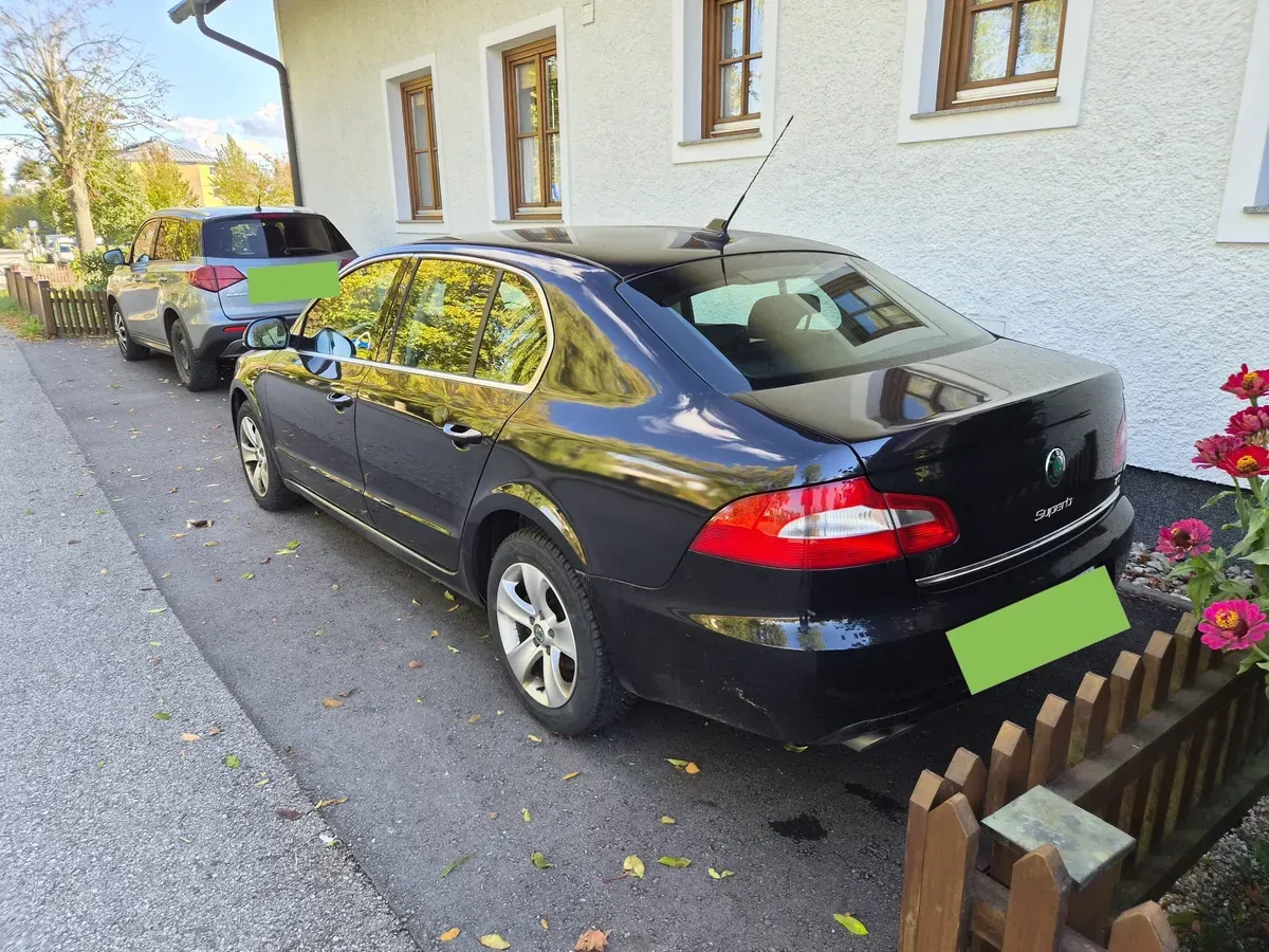 Skoda Superb 2009 photo 3