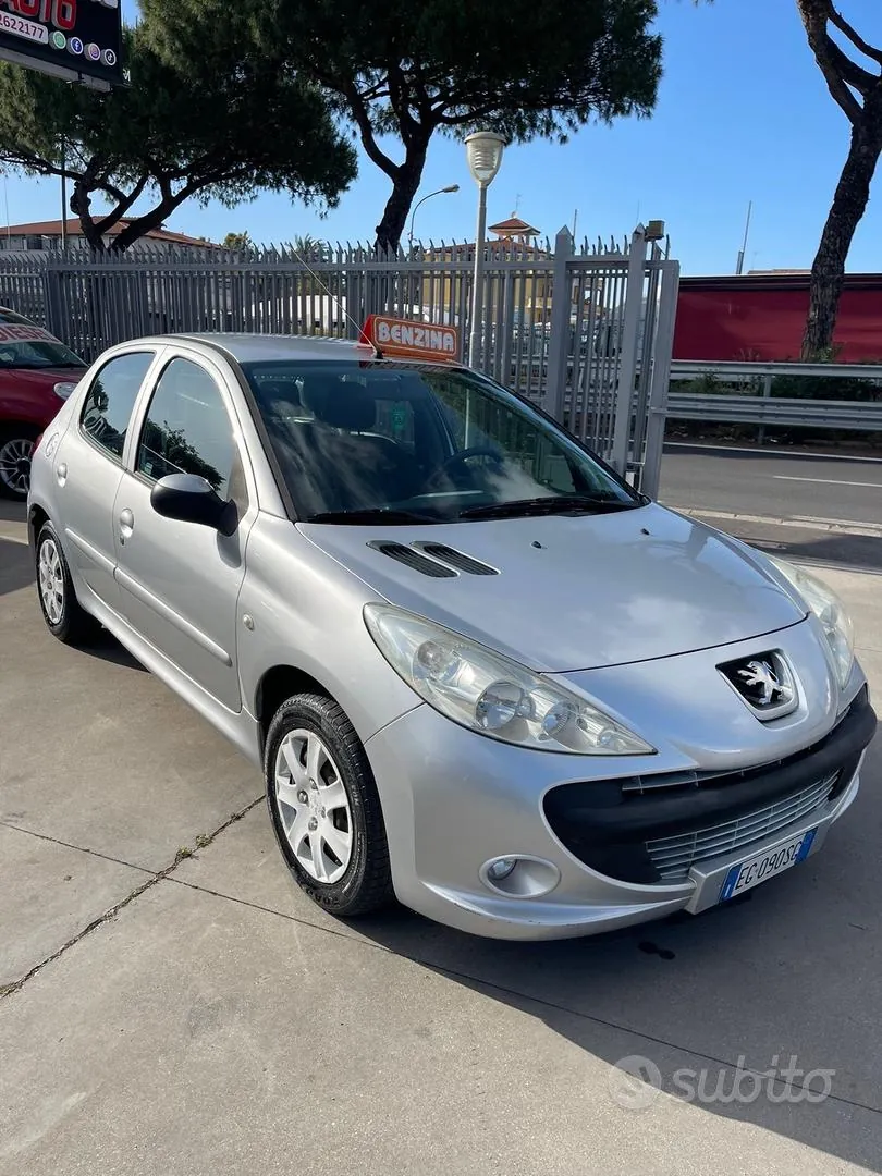 Peugeot 206 2011 photo 2
