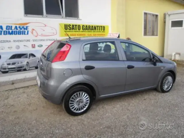 Fiat Grande Punto 2006 photo 4