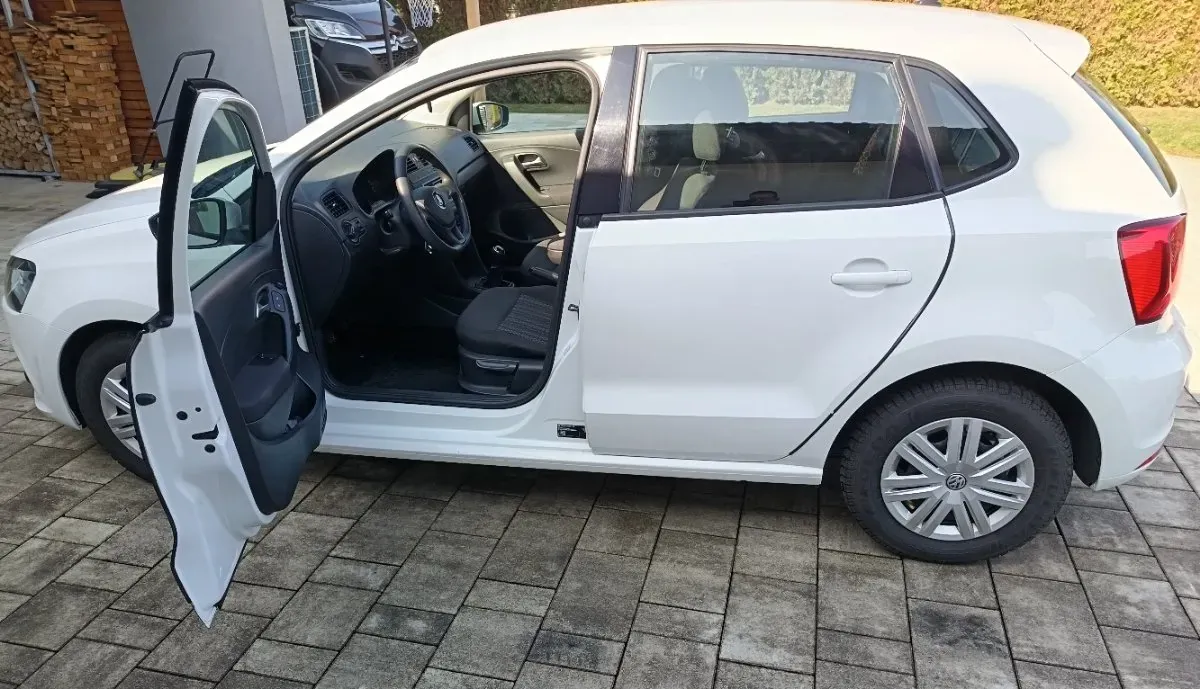Volkswagen Polo 2016 photo 3
