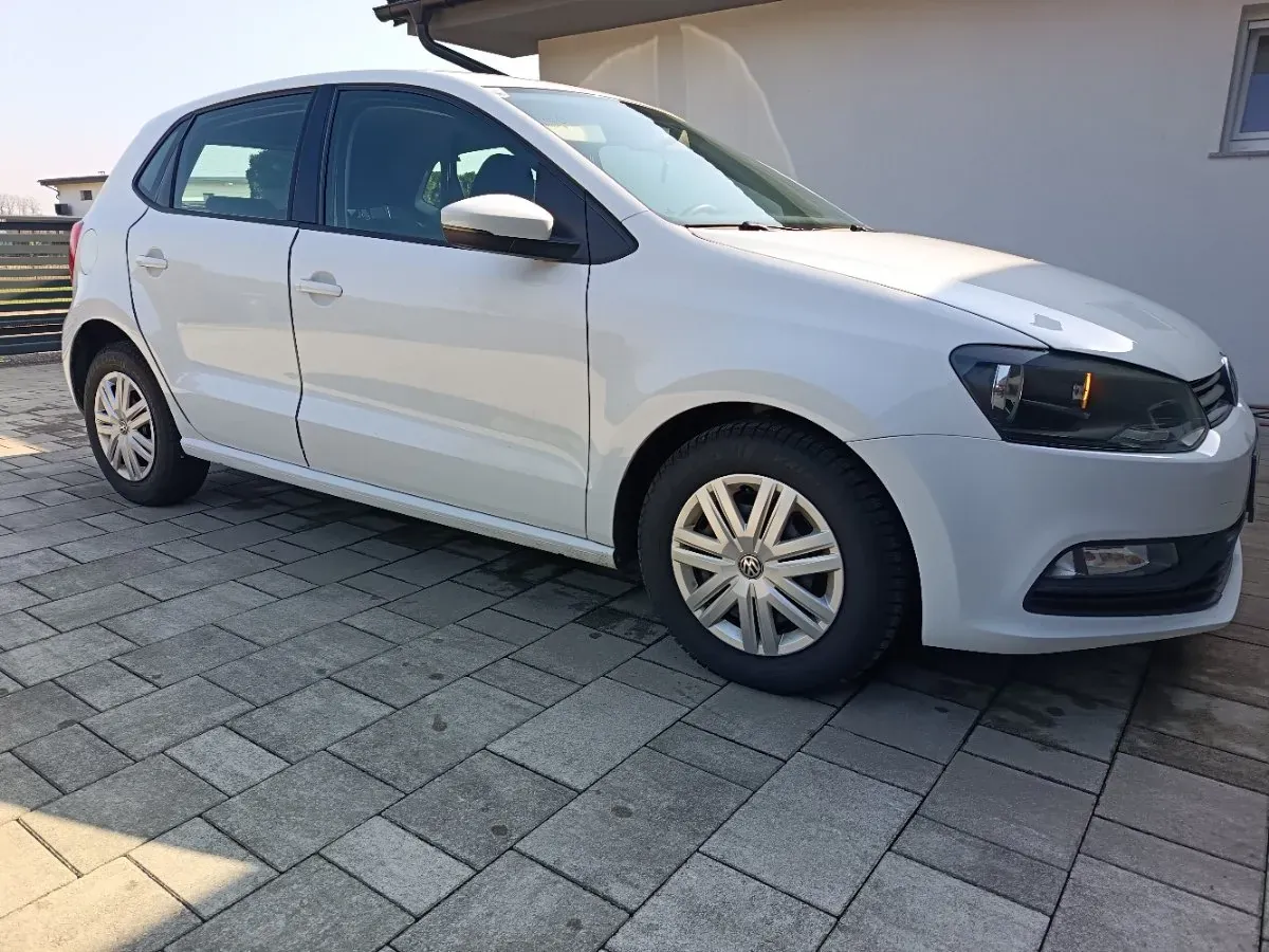 Volkswagen Polo 2016 photo 2