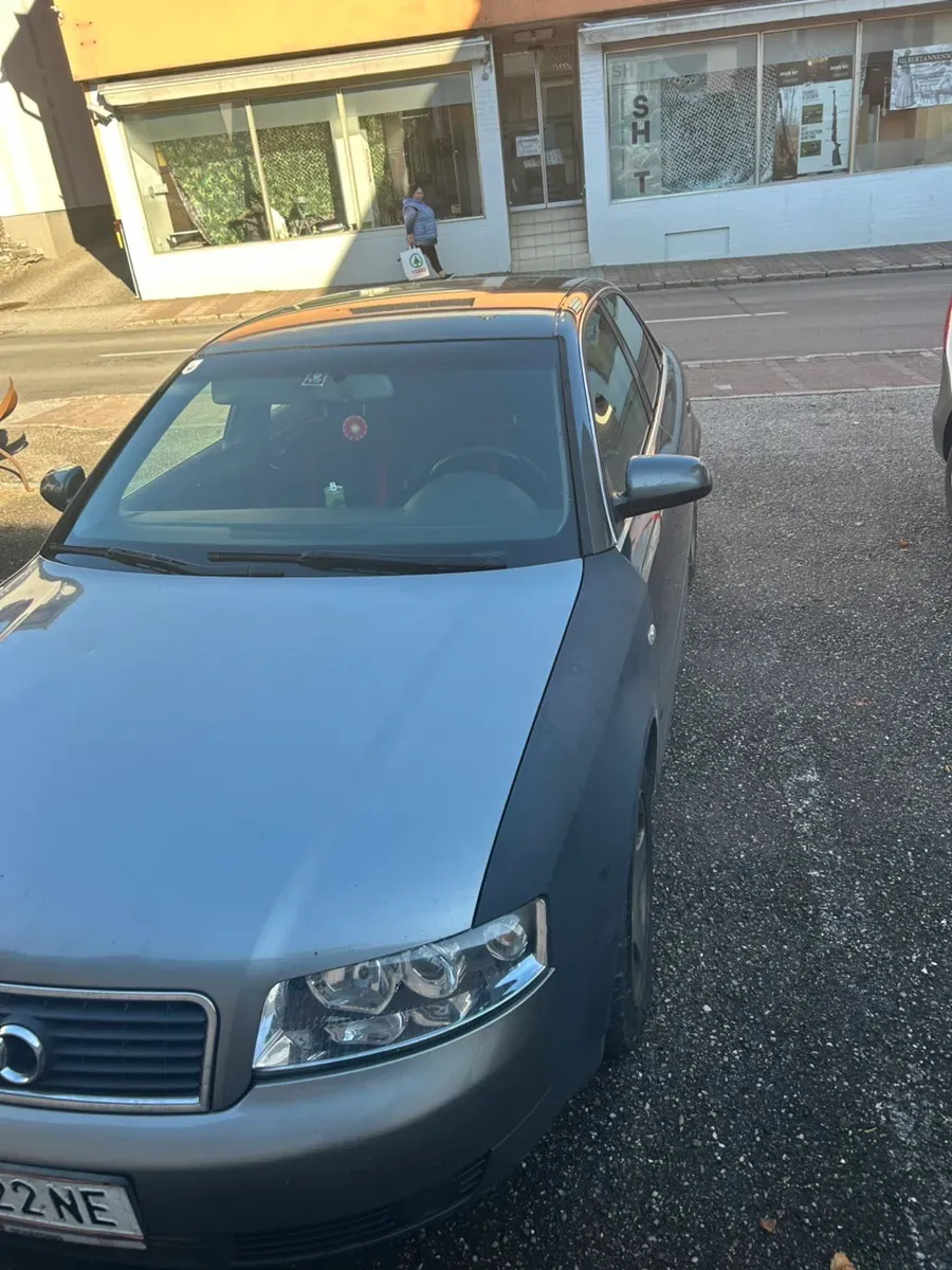 Audi A4 2004 photo 3