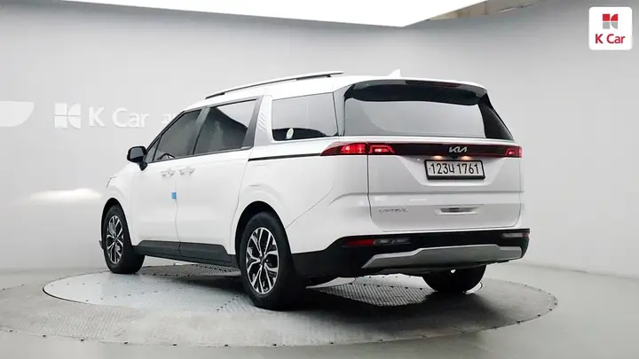 Kia Carnival 2023 photo 2