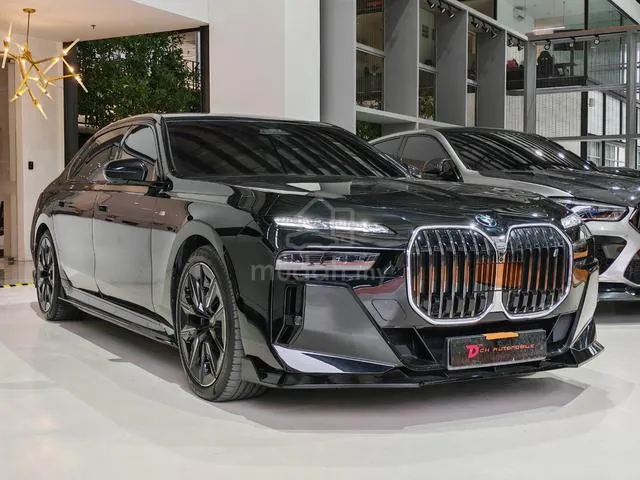 BMW I7