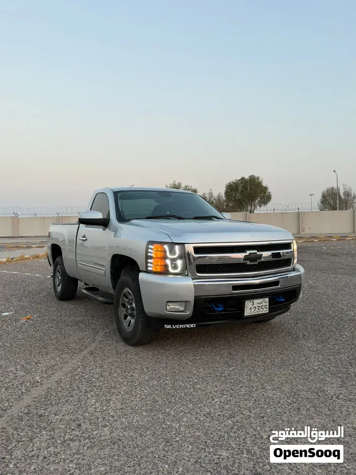 Chevrolet Silverado 2011 photo 3