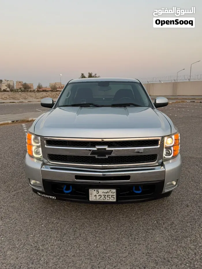 Chevrolet Silverado 2011 photo 2
